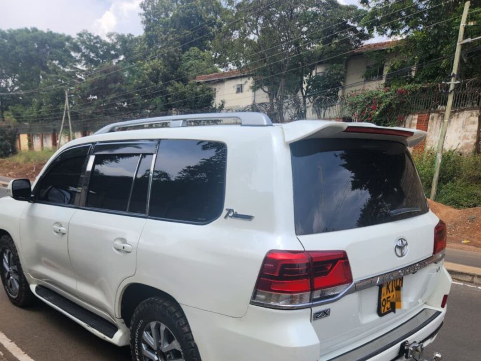 2009 Toyota Land Cruiser V8 ZX hero image