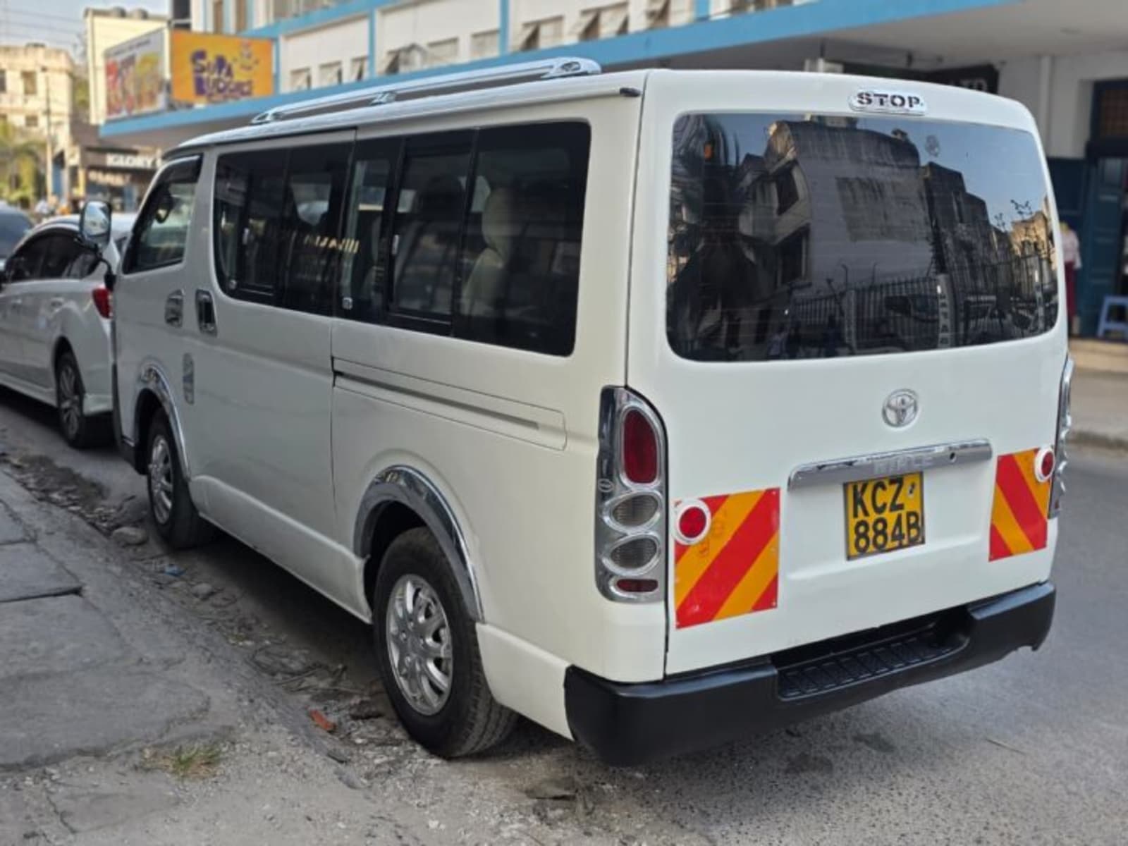 2014 Toyota Hiace 7L hero image