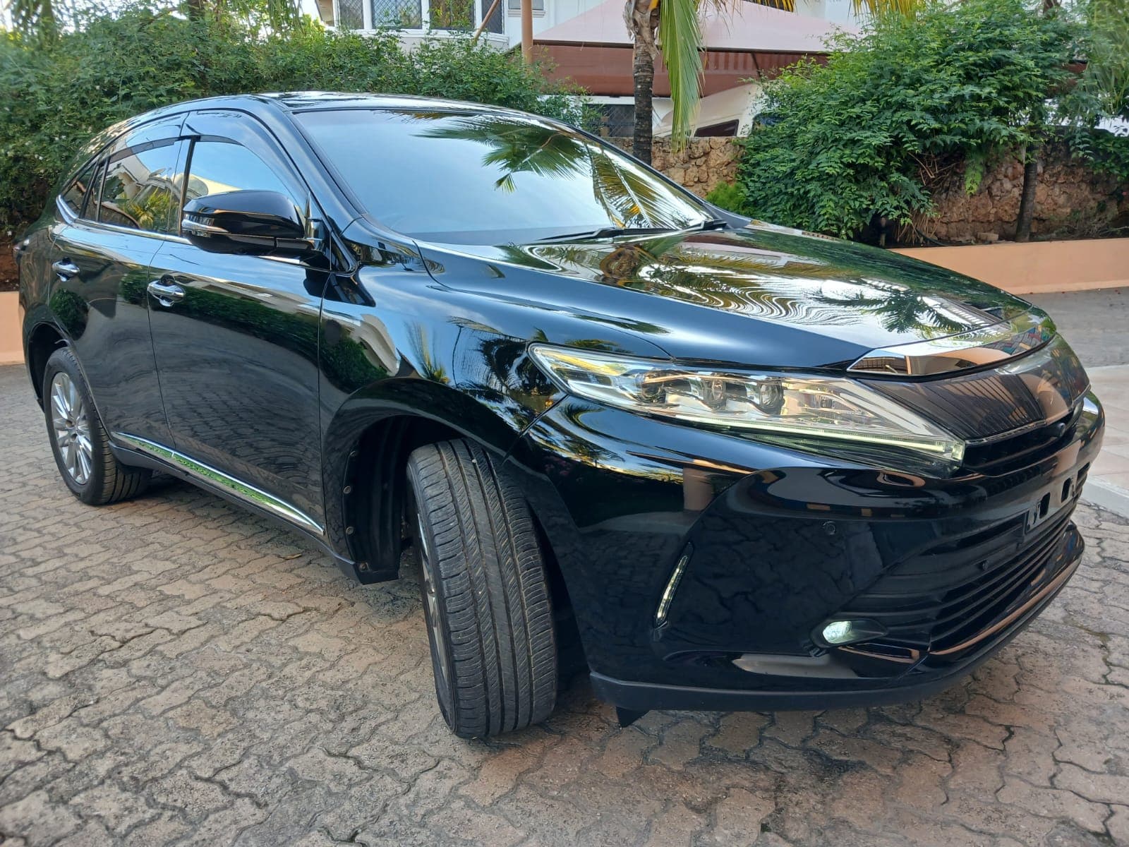 Toyota Harrier Non Hybrid hero image