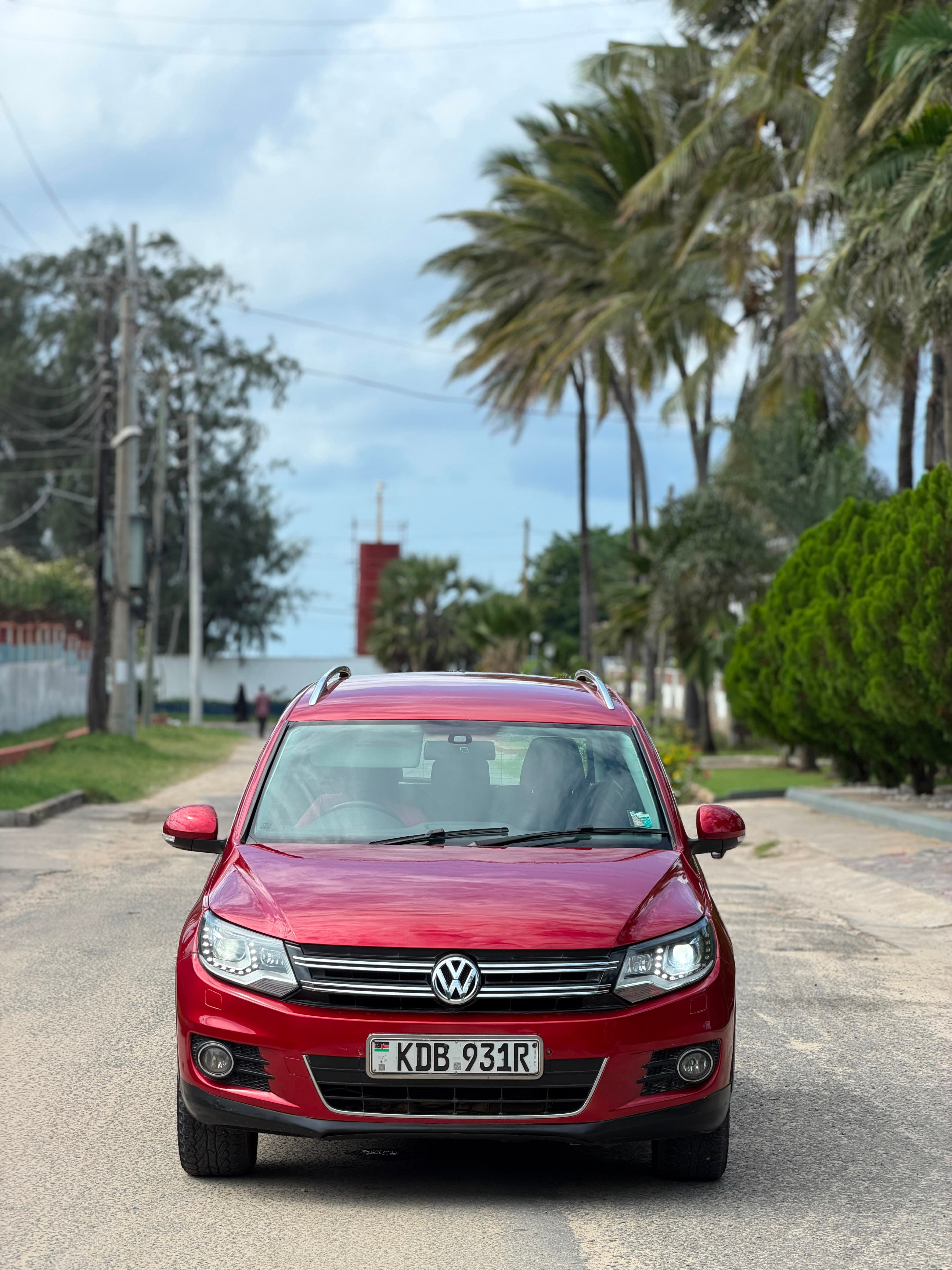 Volkswagen Tiguan • 2014